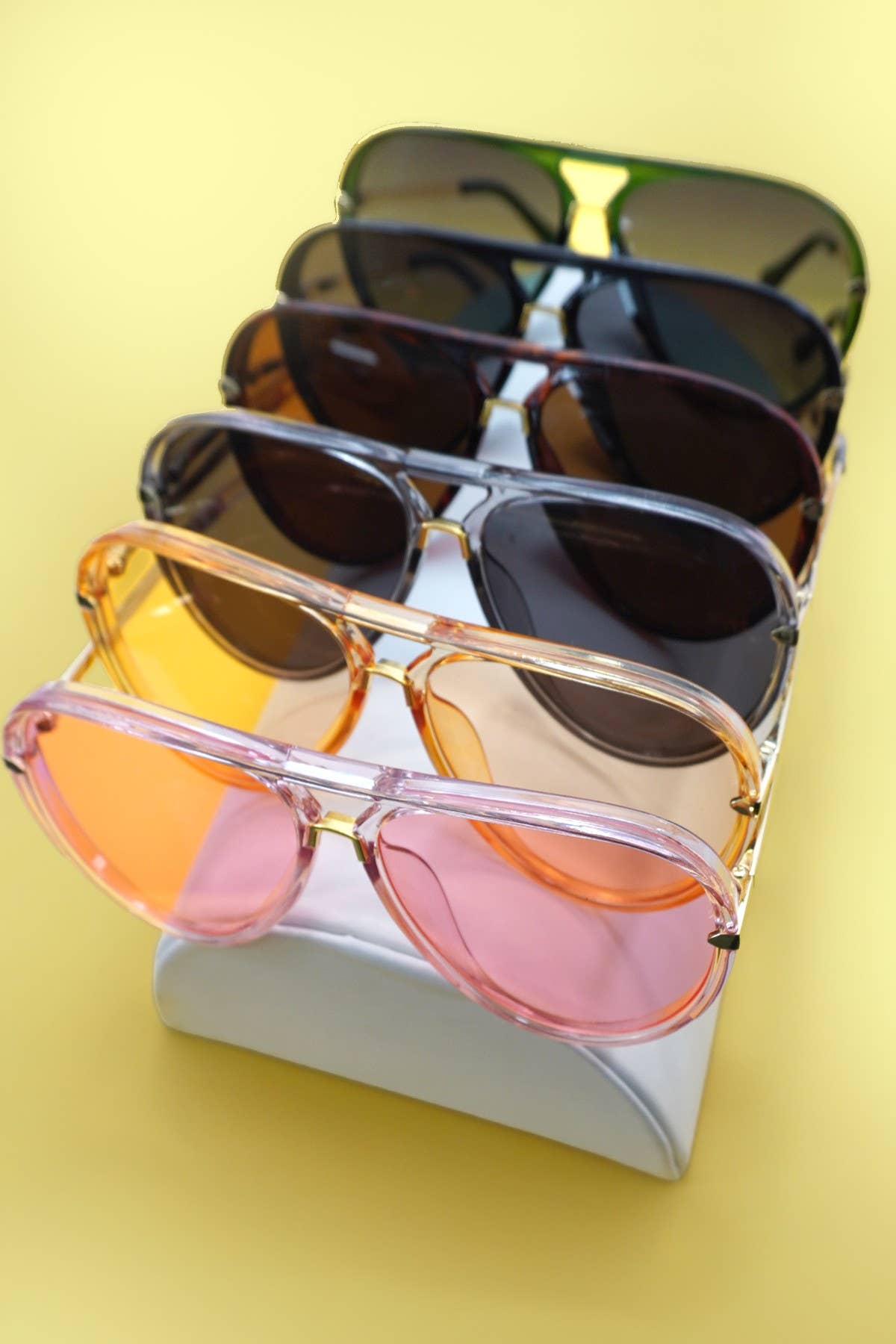 OVERSIZED RETRO FRAME SUNGLASSES