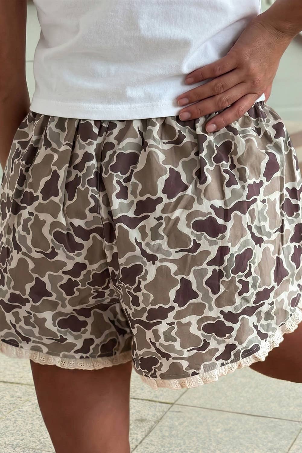 Camouflage Print Ruffle Boxer Shorts: Khaki / L