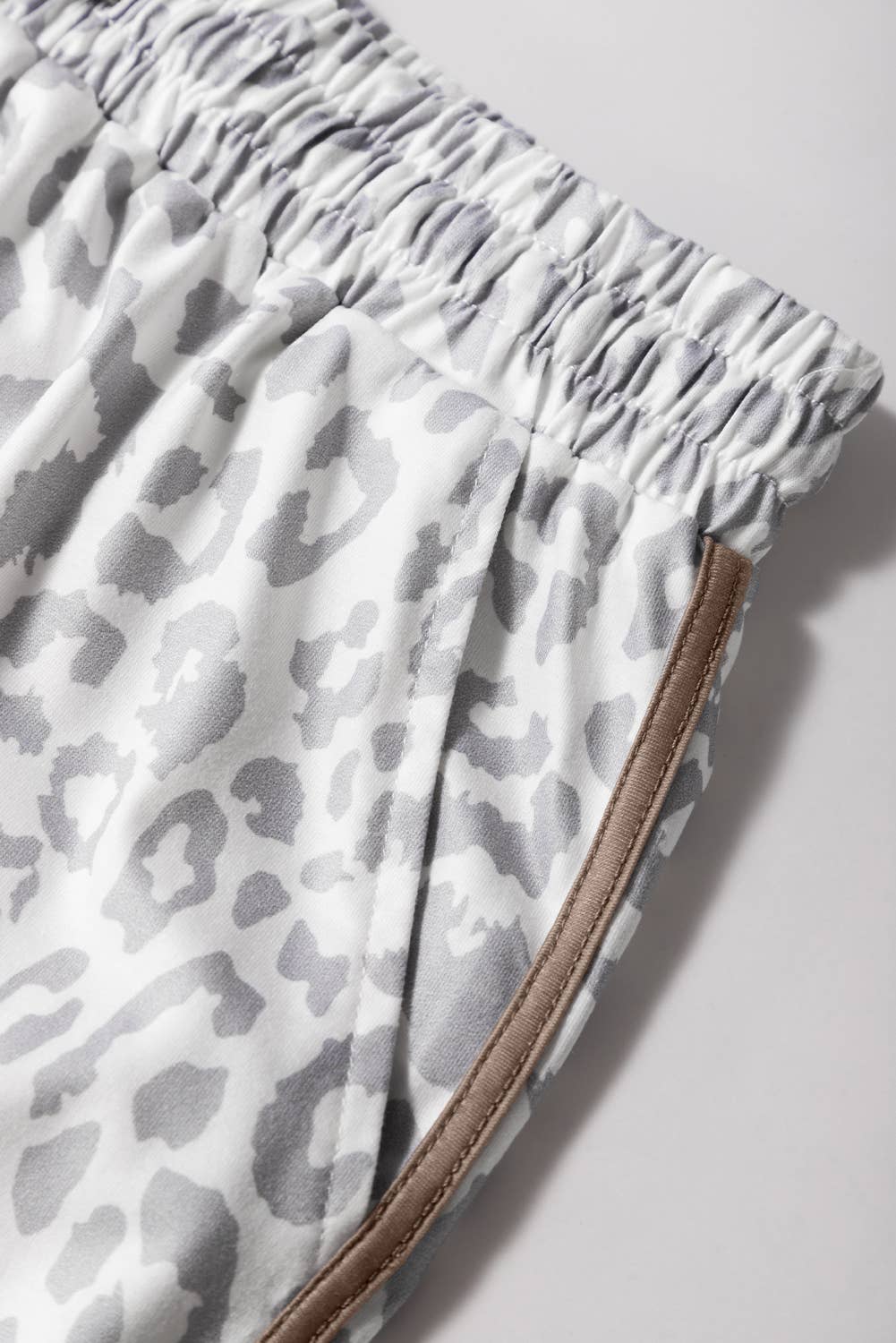 Leopard Elastic Waist Lace up Contrast Trim Casual Shorts: Gray / Missy / XL